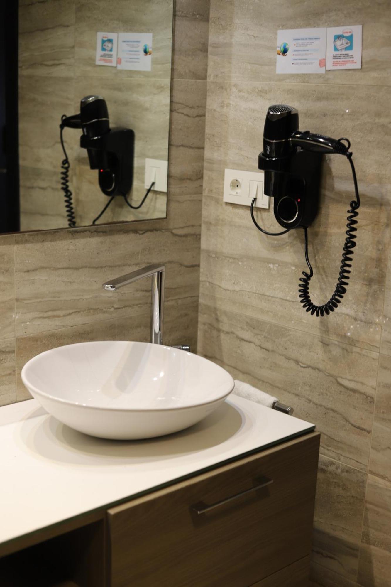 New Hotel Colon Mataro Ngoại thất bức ảnh