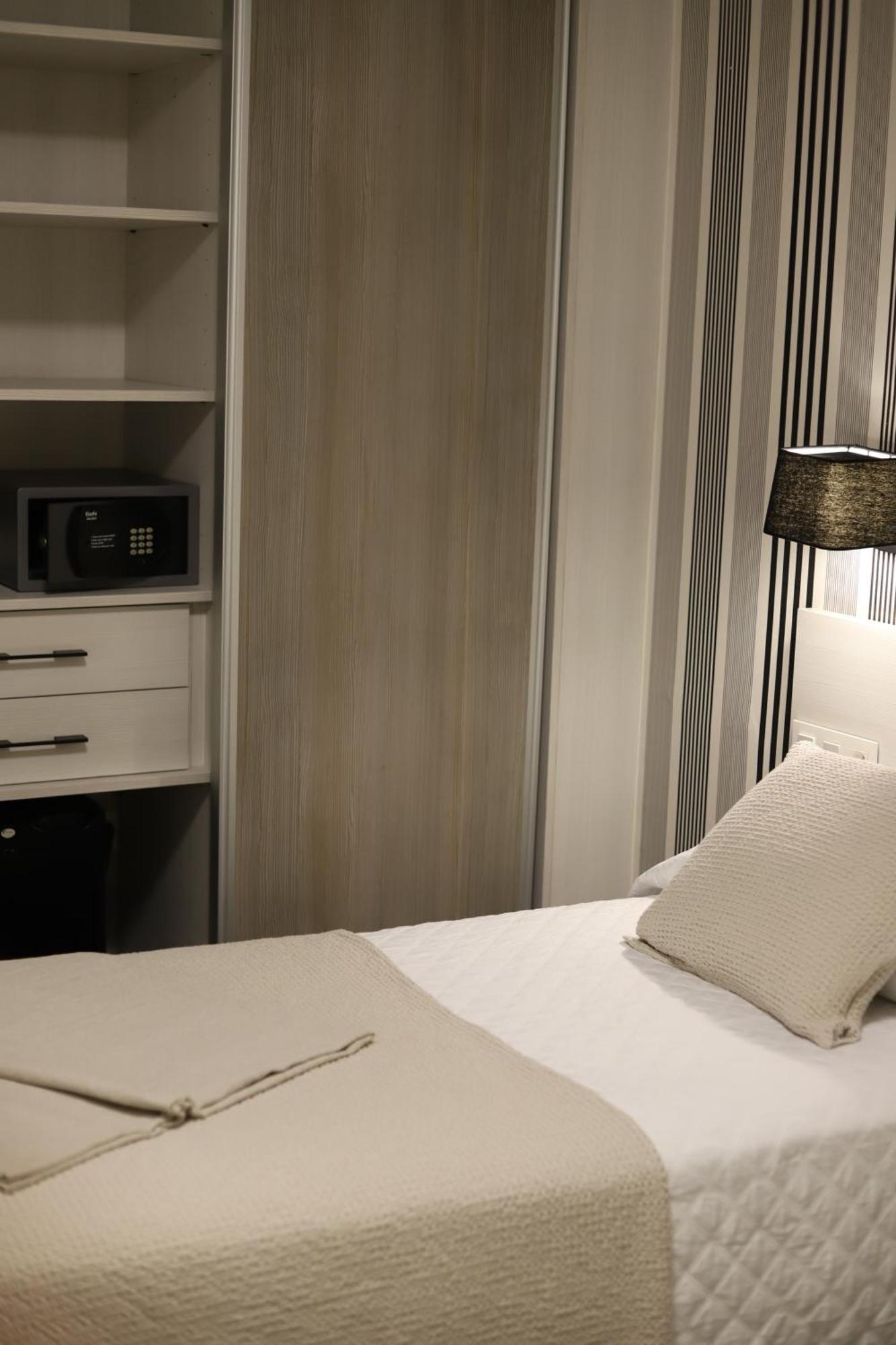 New Hotel Colon Mataro Ngoại thất bức ảnh