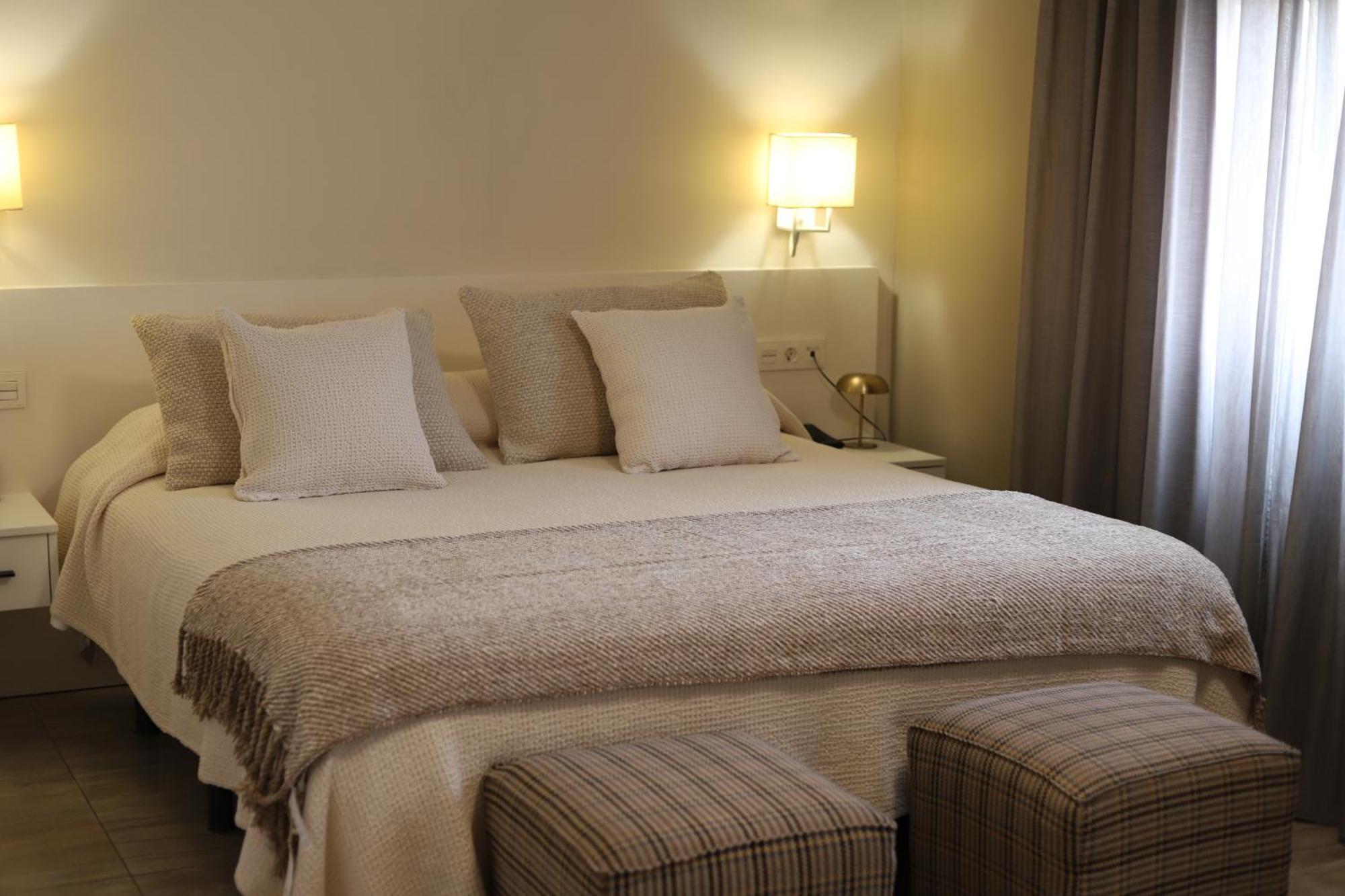 New Hotel Colon Mataro Ngoại thất bức ảnh
