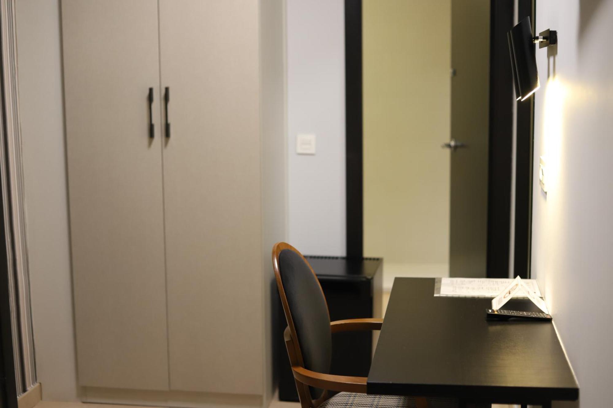 New Hotel Colon Mataro Ngoại thất bức ảnh