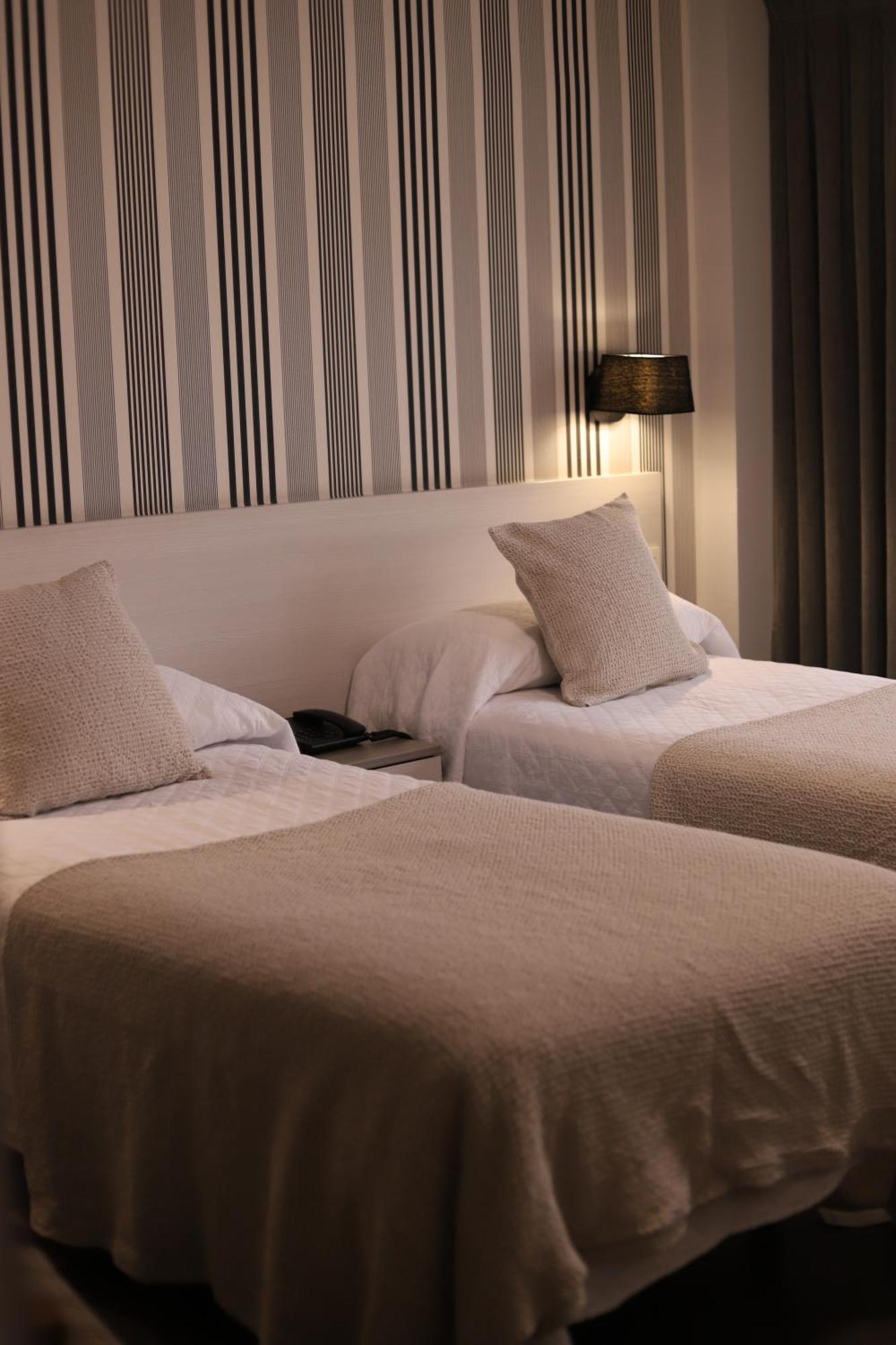 New Hotel Colon Mataro Ngoại thất bức ảnh
