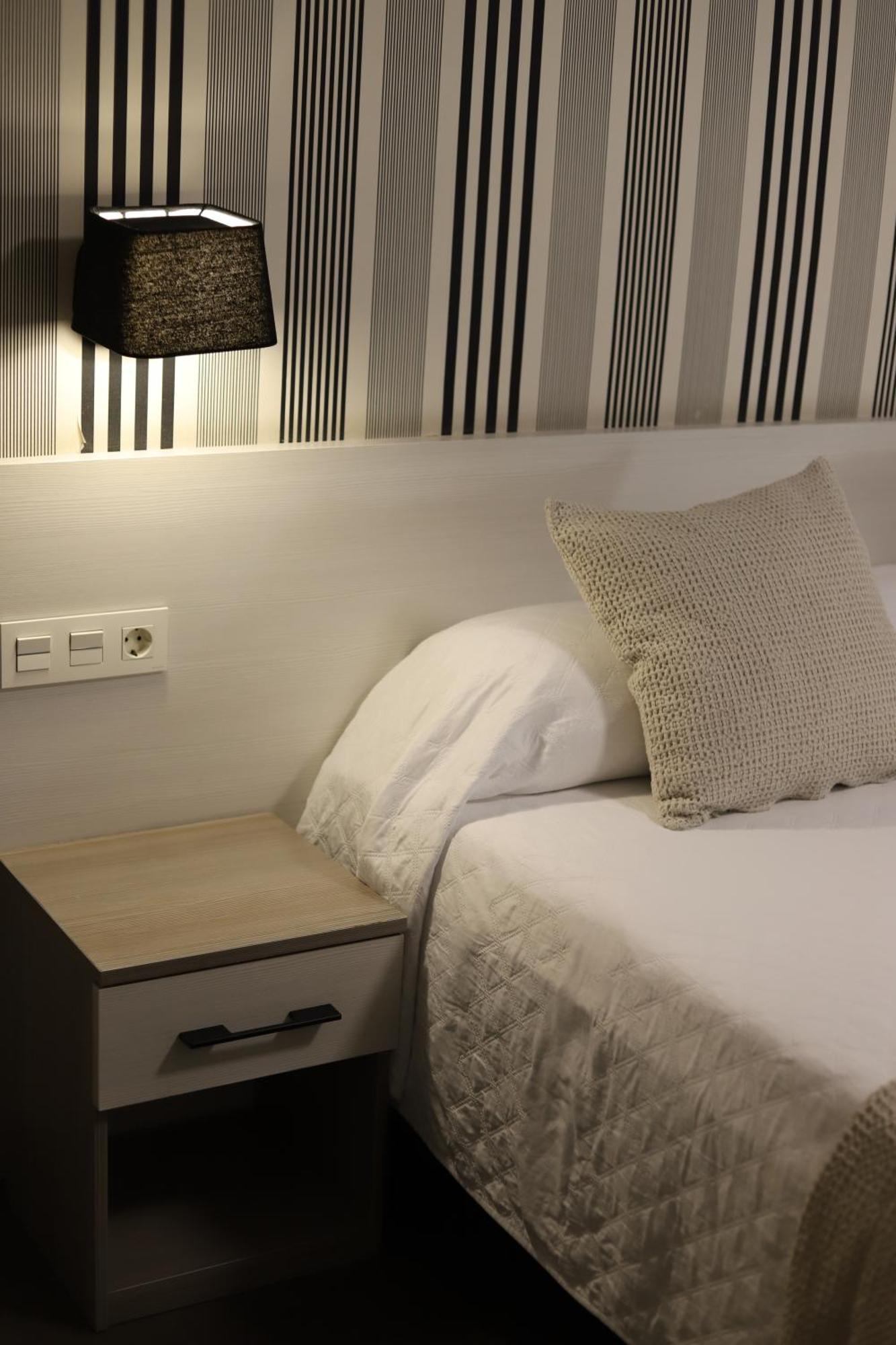 New Hotel Colon Mataro Ngoại thất bức ảnh