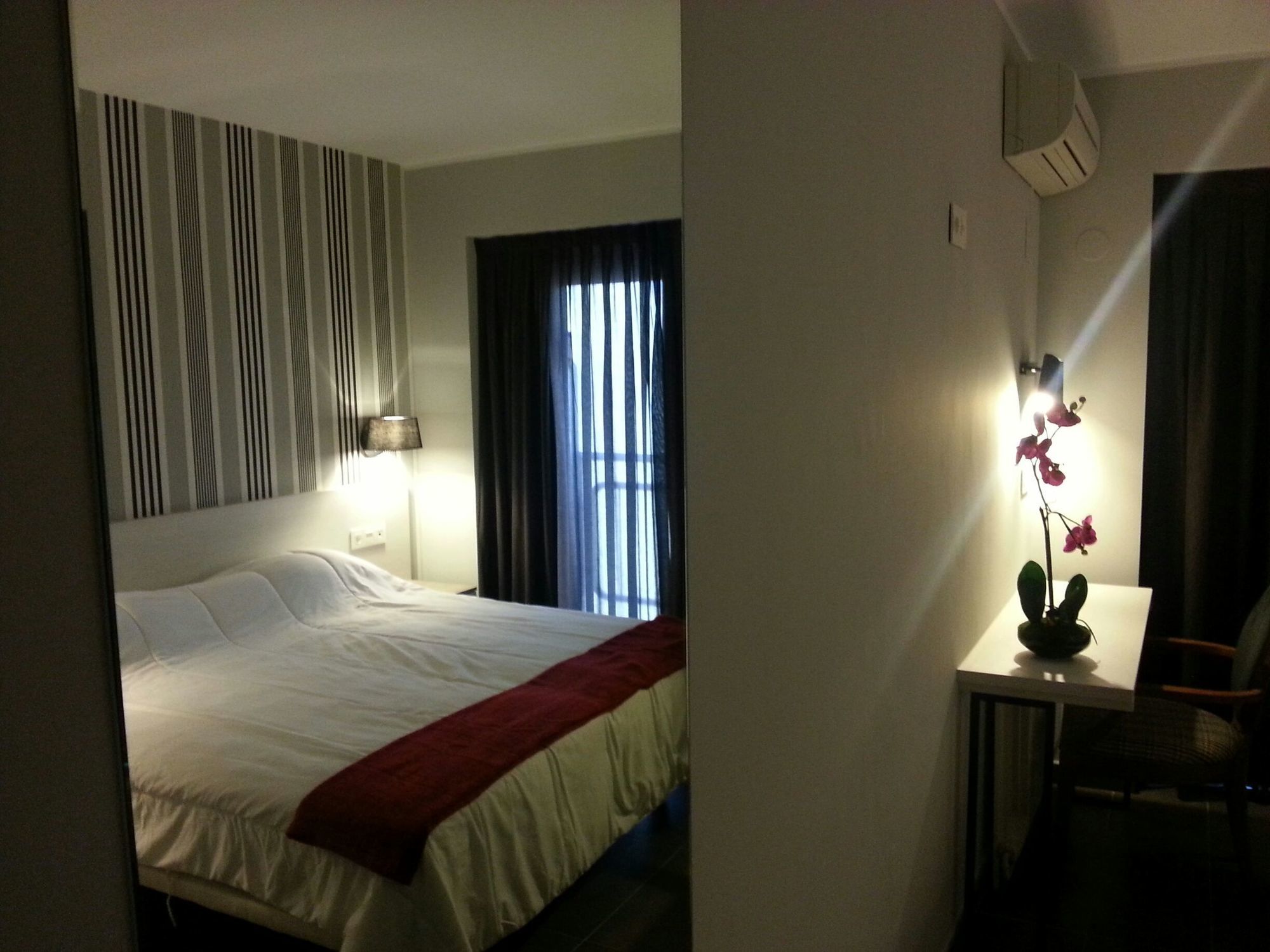 New Hotel Colon Mataro Ngoại thất bức ảnh